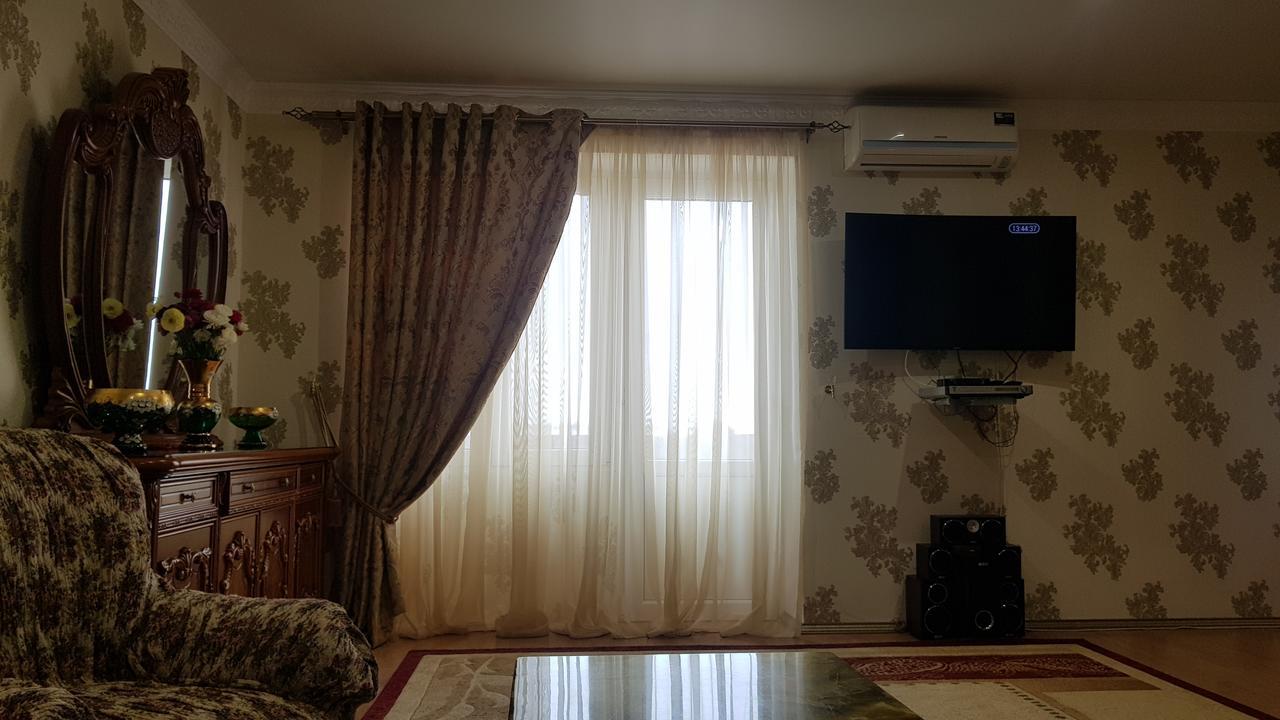 Люкс Апартаменты Центр سوخومي المظهر الخارجي الصورة